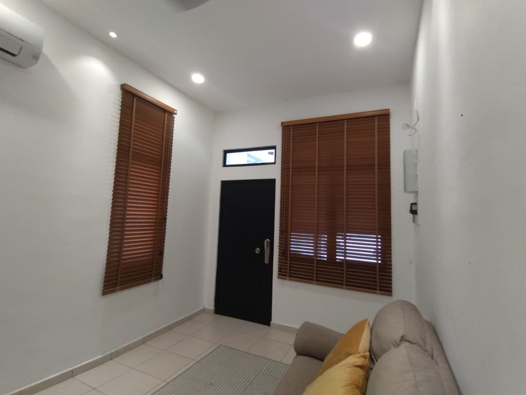 TIMBER PS BLINDS & LANTEX BLIND